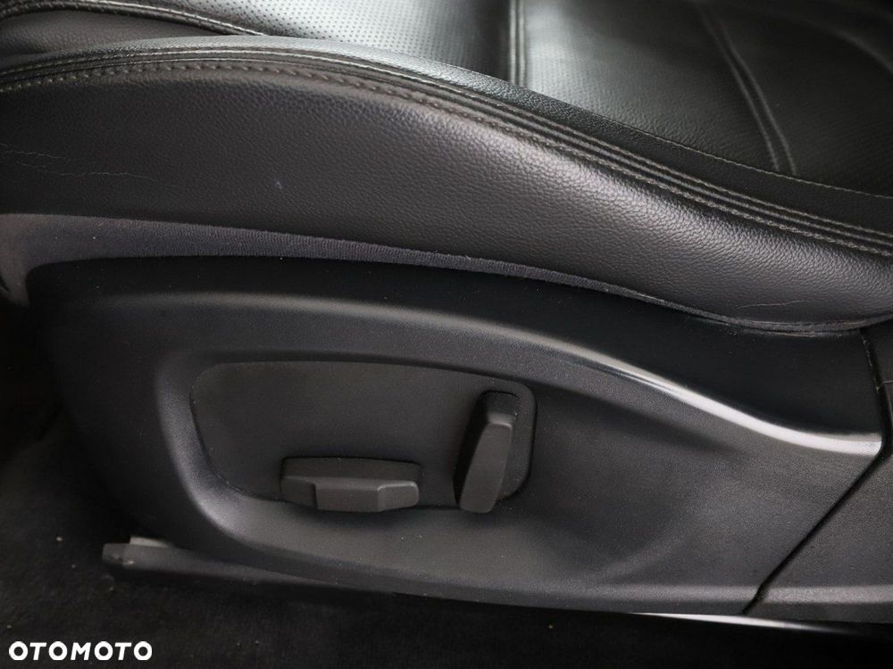 Jaguar E-Pace P200 AWD - 38