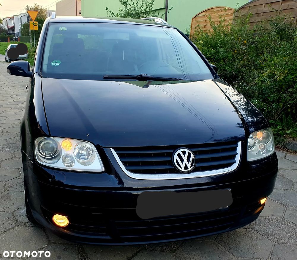Volkswagen Touran 2.0 TDI DPF Highline - 9