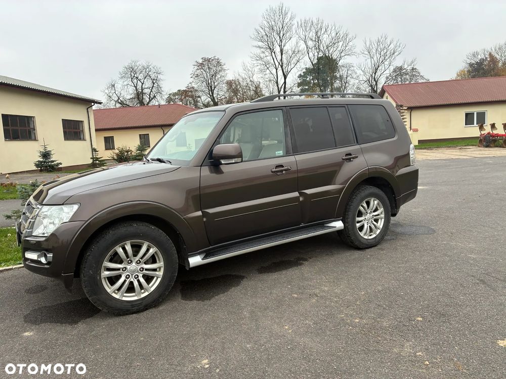 Mitsubishi Pajero 2017 photo 3