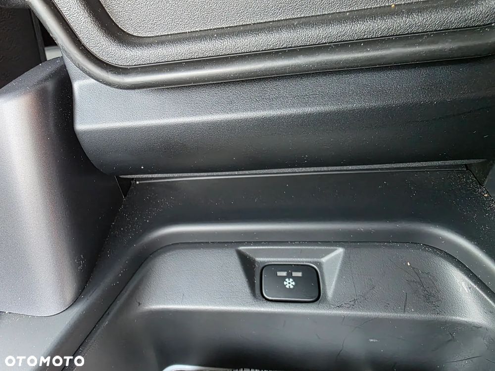 Land Rover Defender 110 2.0 P400e PHEV XS Edition - 28