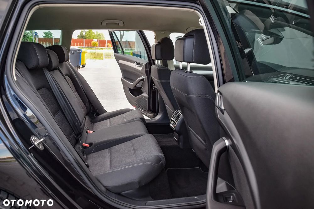 Volkswagen Passat 1.5 TSI EVO Elegance DSG - 18