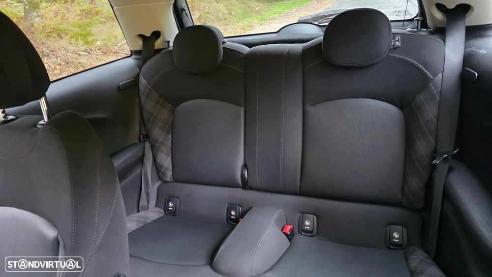 MINI 3 Portas - 19