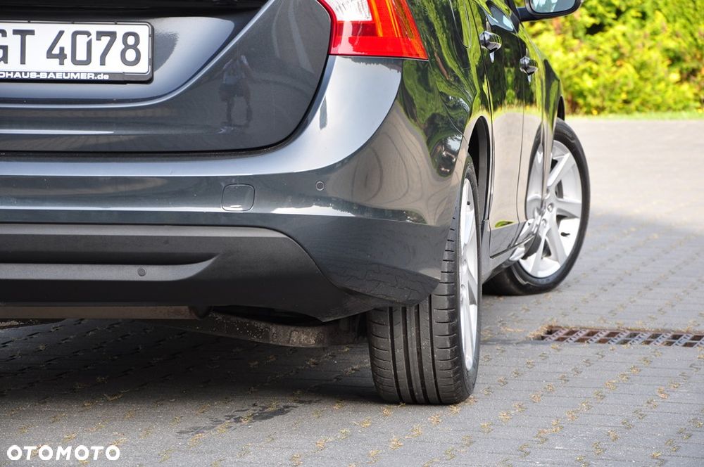 Volvo V60 D3 Momentum - 19