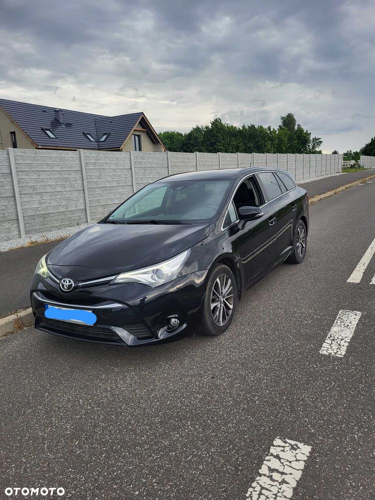 Toyota Avensis - 1