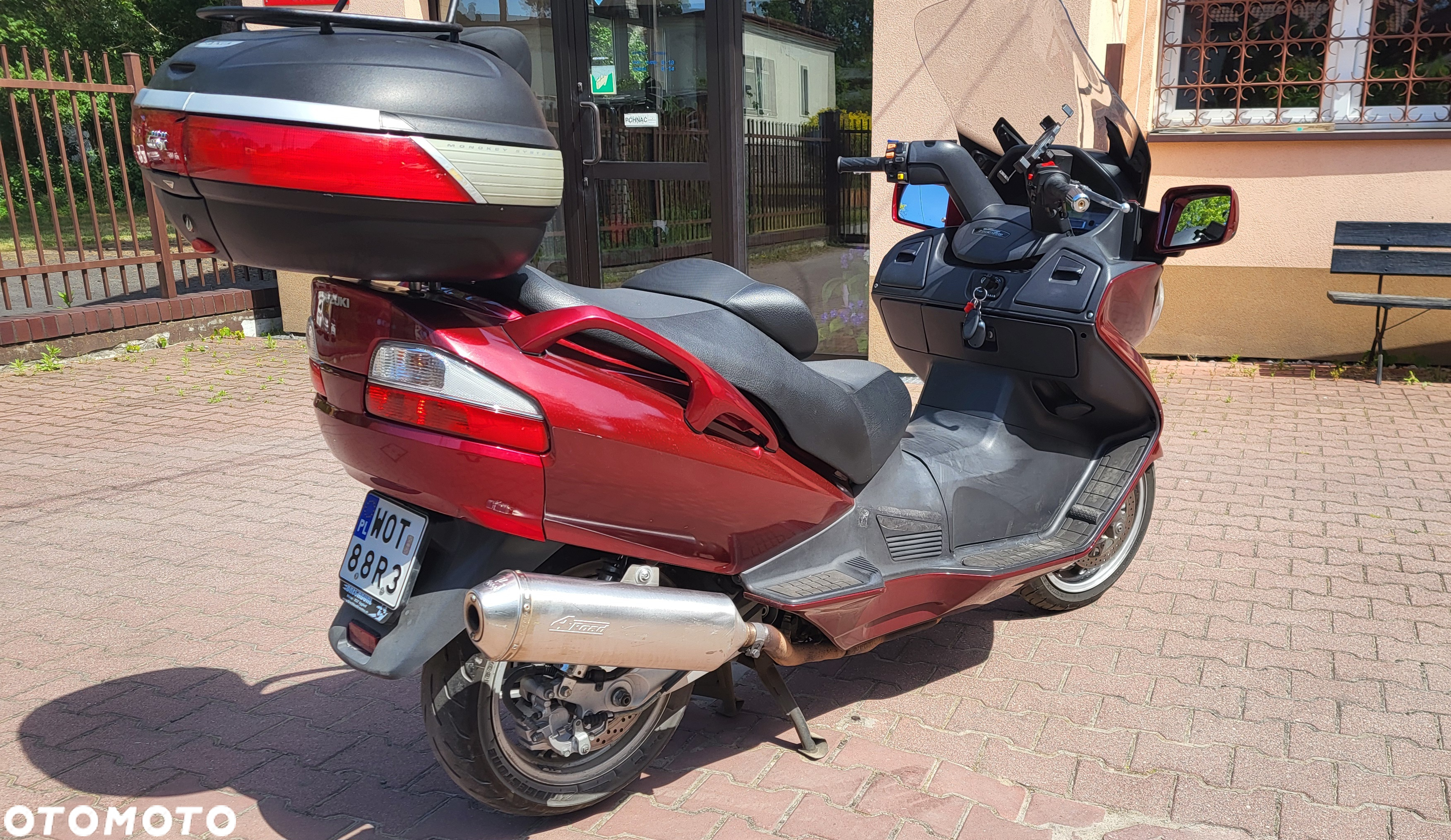 Suzuki Burgman - 4
