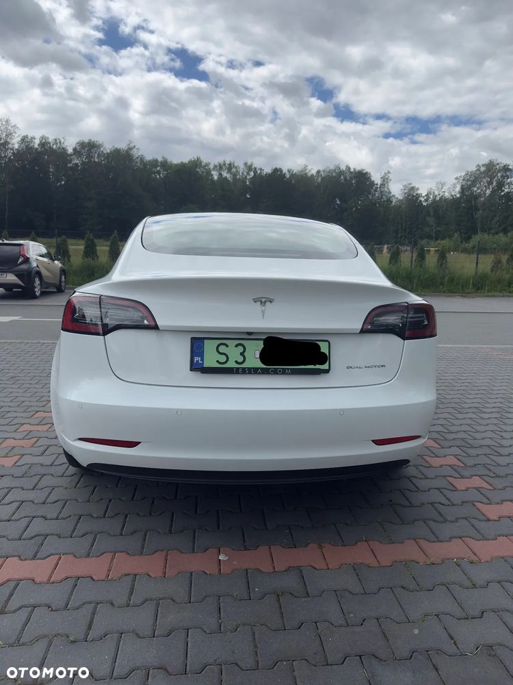 Tesla Model 3 - 4