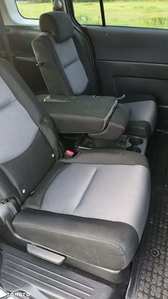 Mazda 5 - 13