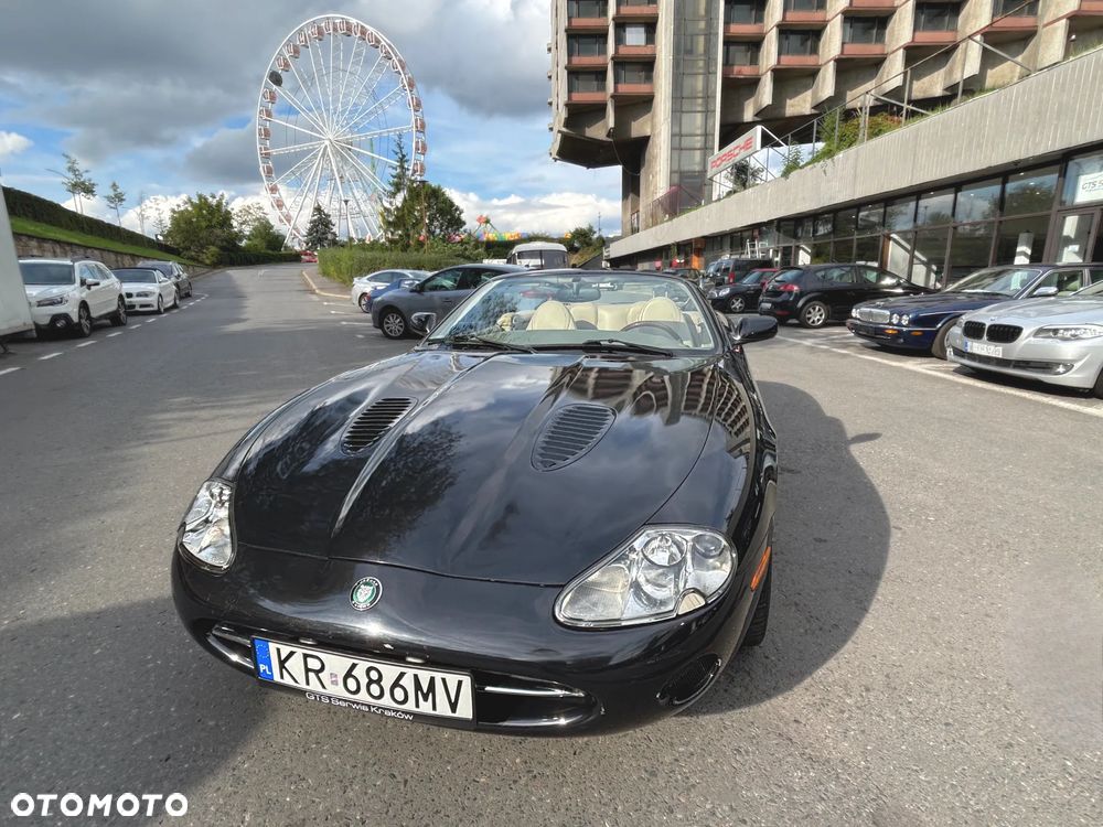 Jaguar XK8 Cabriolet - 7