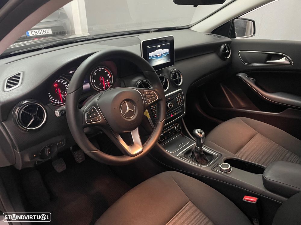 Mercedes-Benz A 180 d Activity Edition - 8