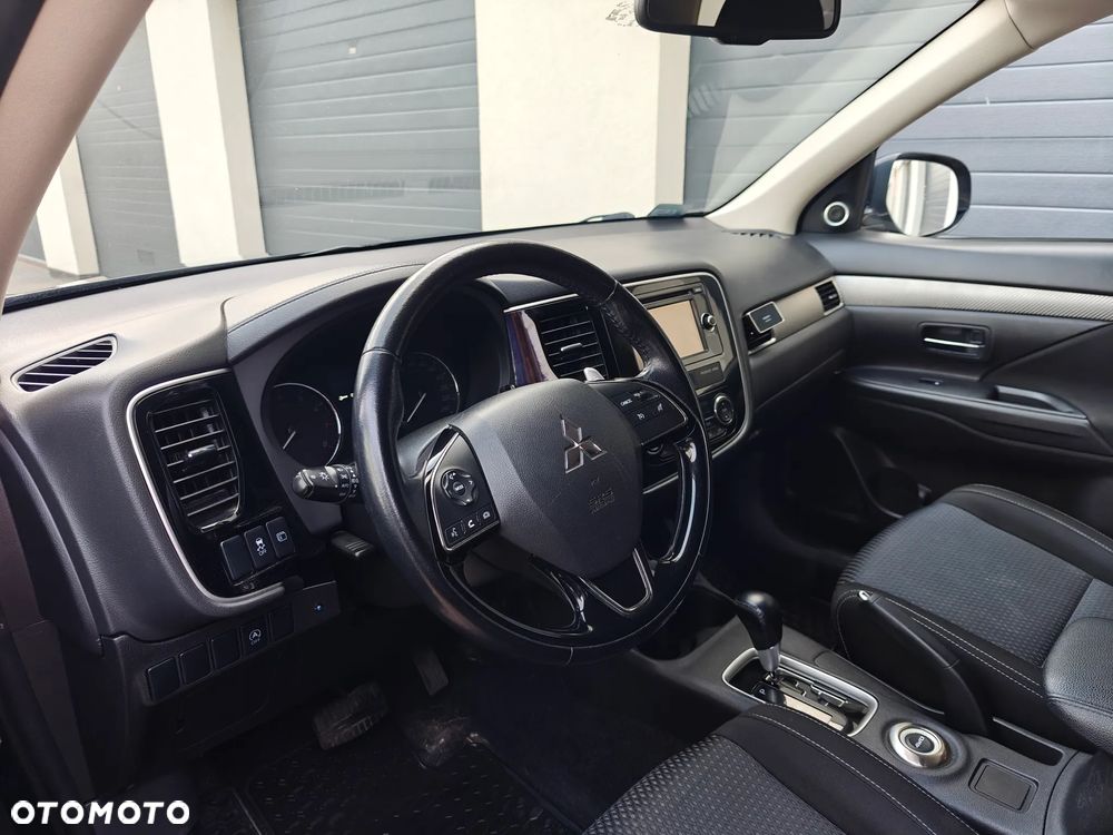 Mitsubishi Outlander 2.0 Intense + 4WD CVT - 12