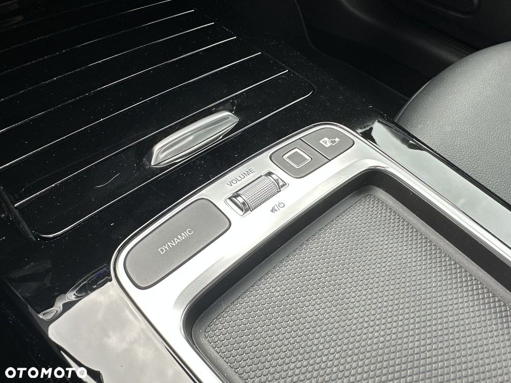 Mercedes-Benz CLA 180 Progressive 7G-DCT - 29