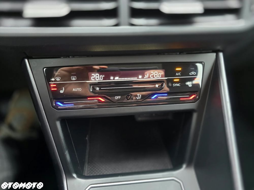 Volkswagen Taigo 1.5 TSI ACT Style DSG - 20