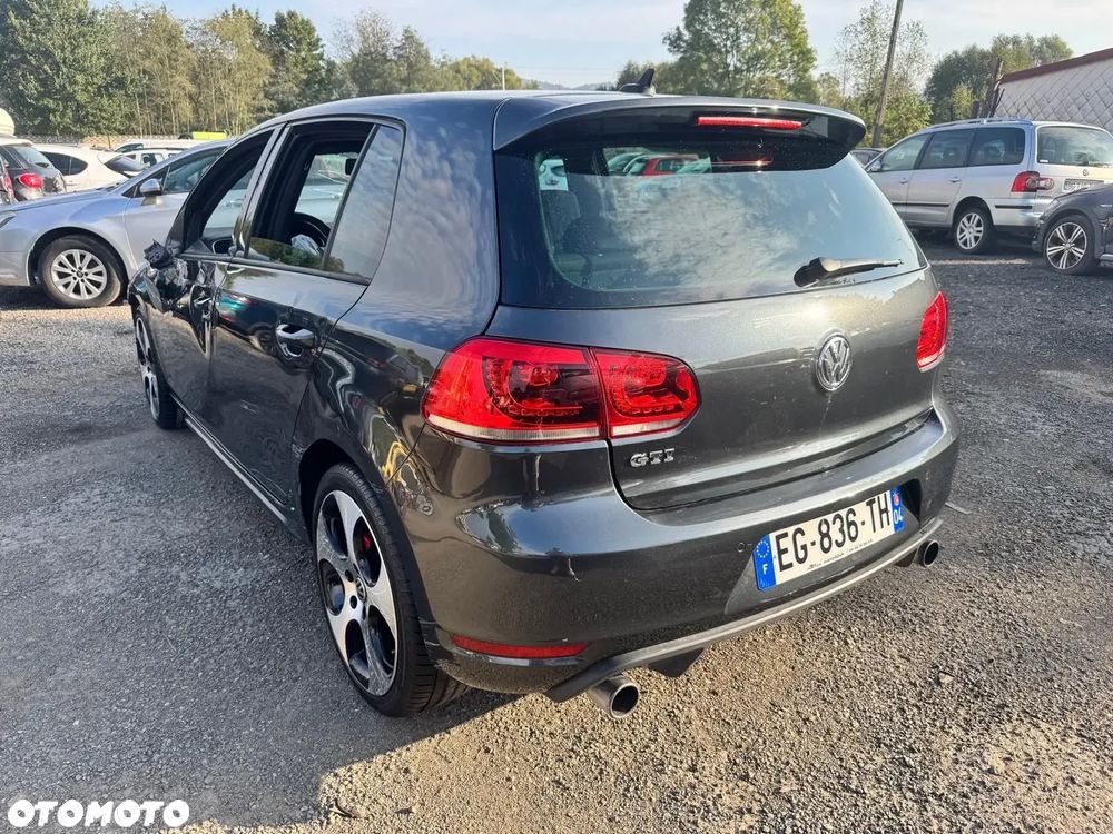 Volkswagen Golf - 37