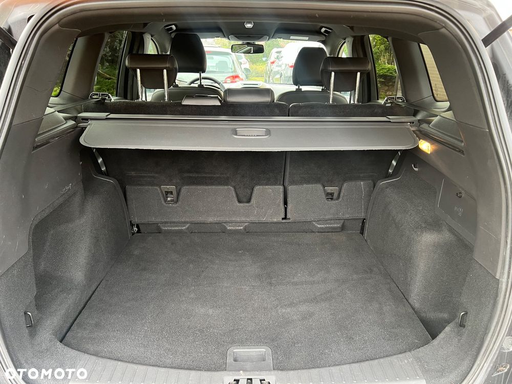 Ford Kuga 1.5 TDCi 2x4 ST-Line - 6