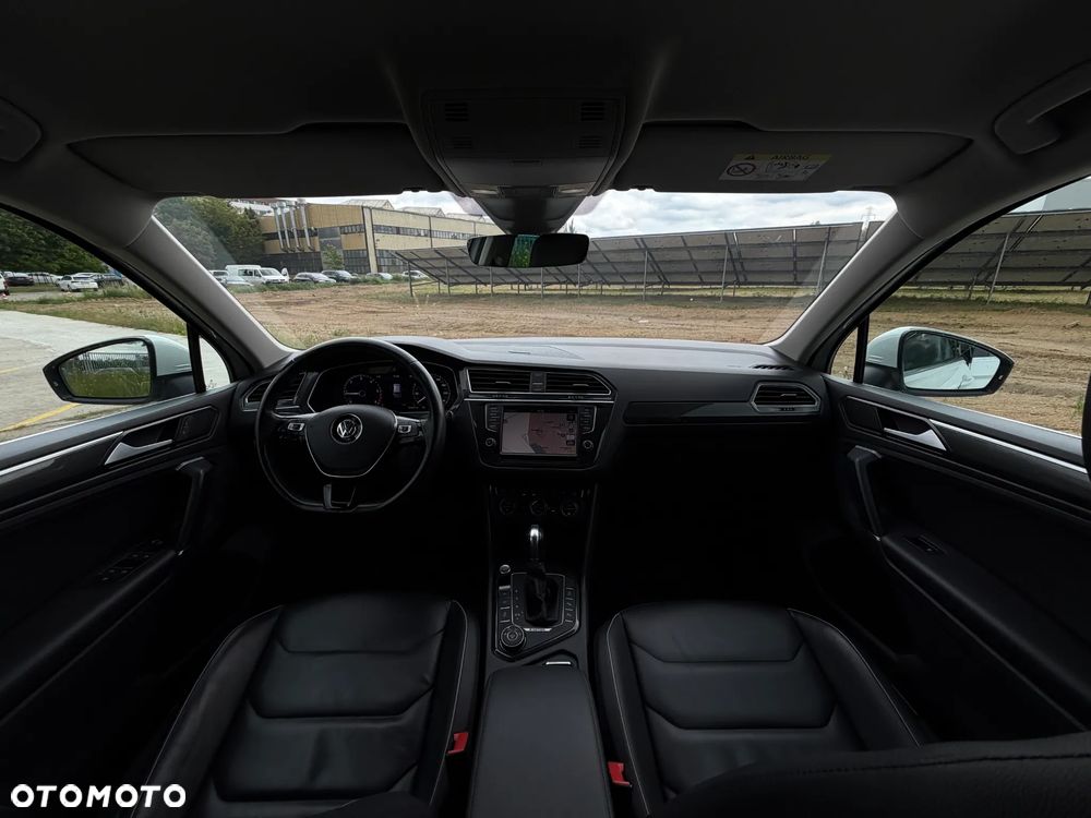 Volkswagen Tiguan 2.0 TDI SCR 4MotION DSG R-Line - 26