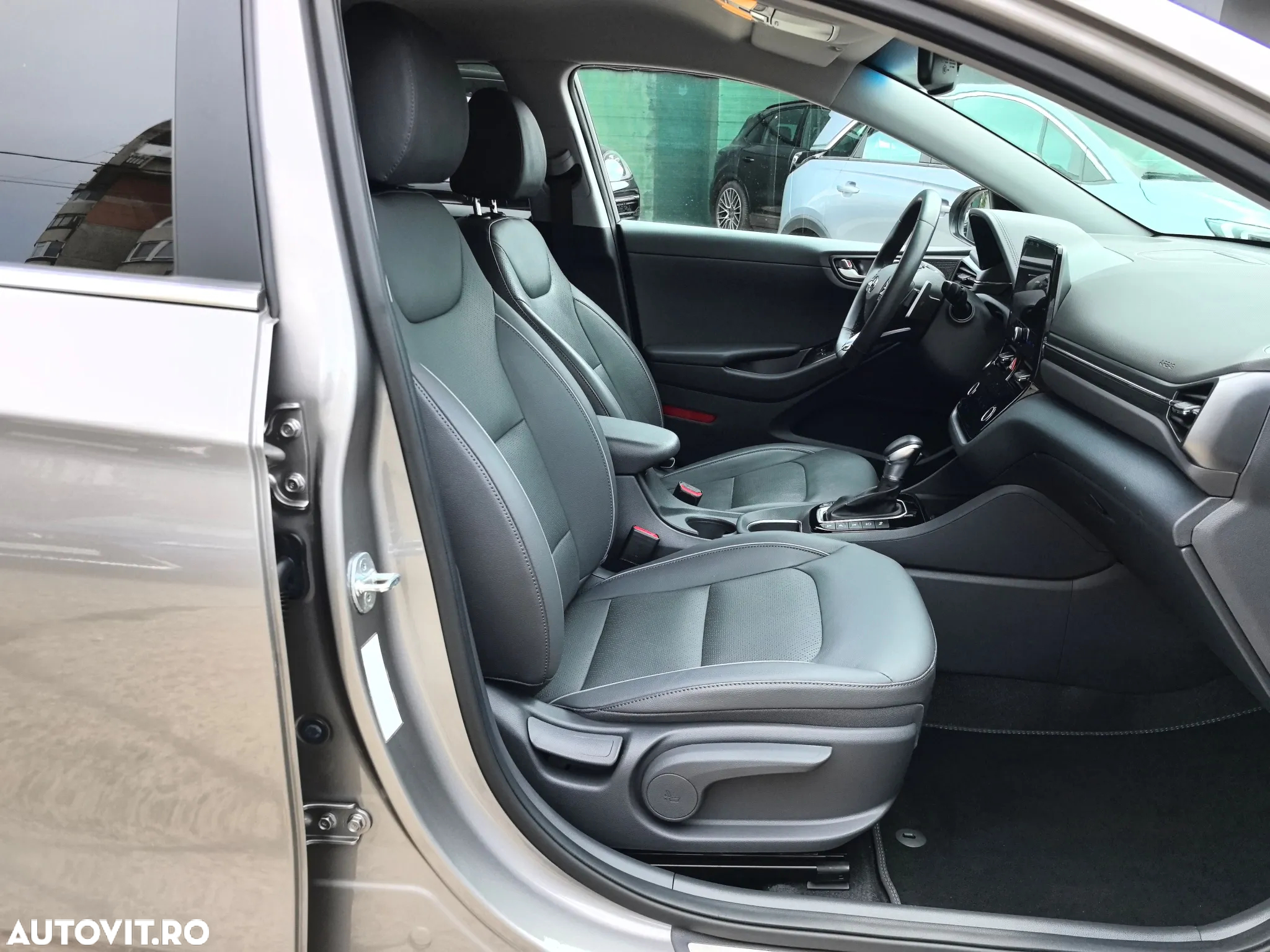 Hyundai IONIQ Plug-In Hybrid 1.6 141CP Exclusive - 10