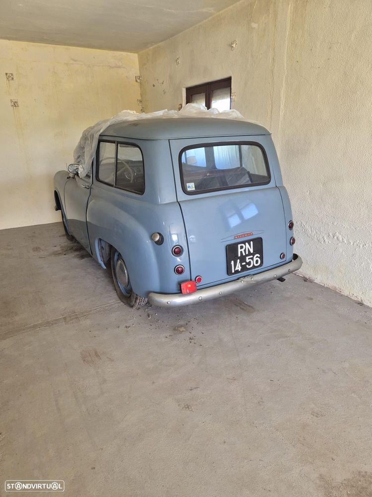 Hillman Husky - 1
