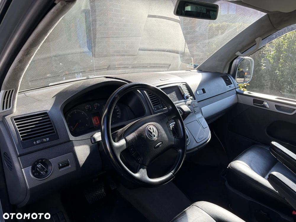 Volkswagen Multivan - 19