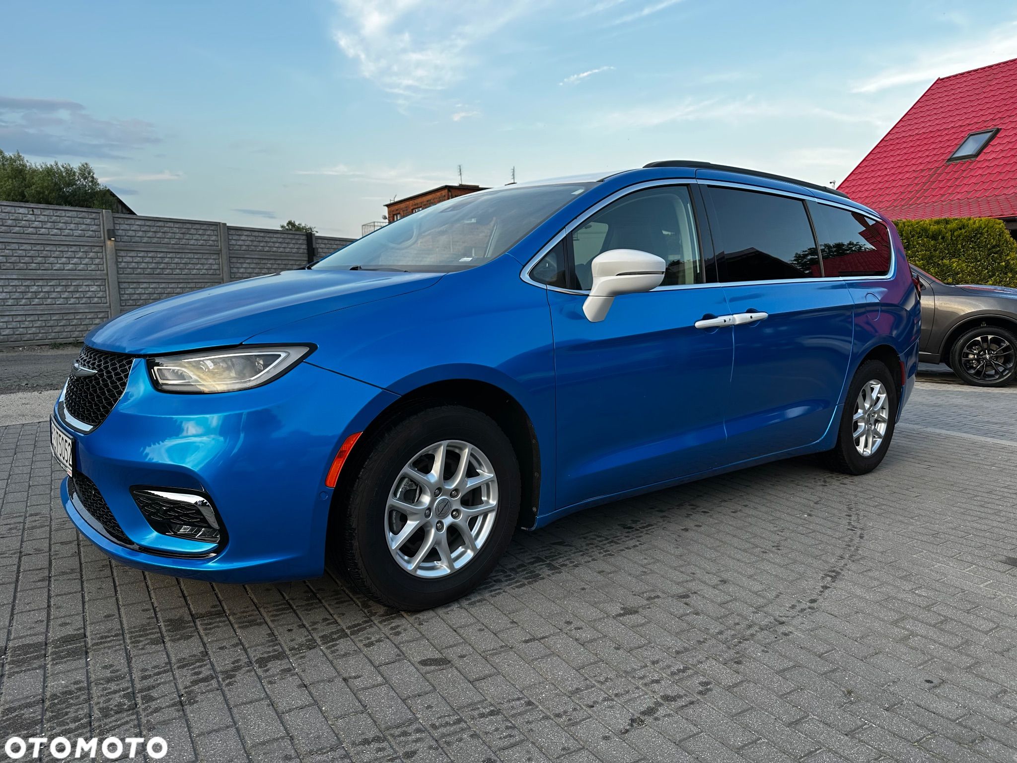 Chrysler Pacifica - 1