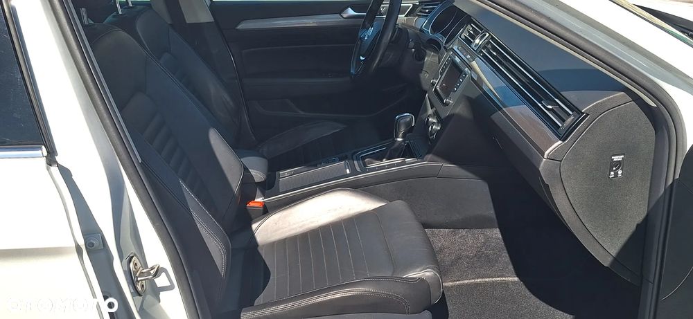 Volkswagen Passat 2.0 TDI SCR DSG 4Motion Elegance - 14