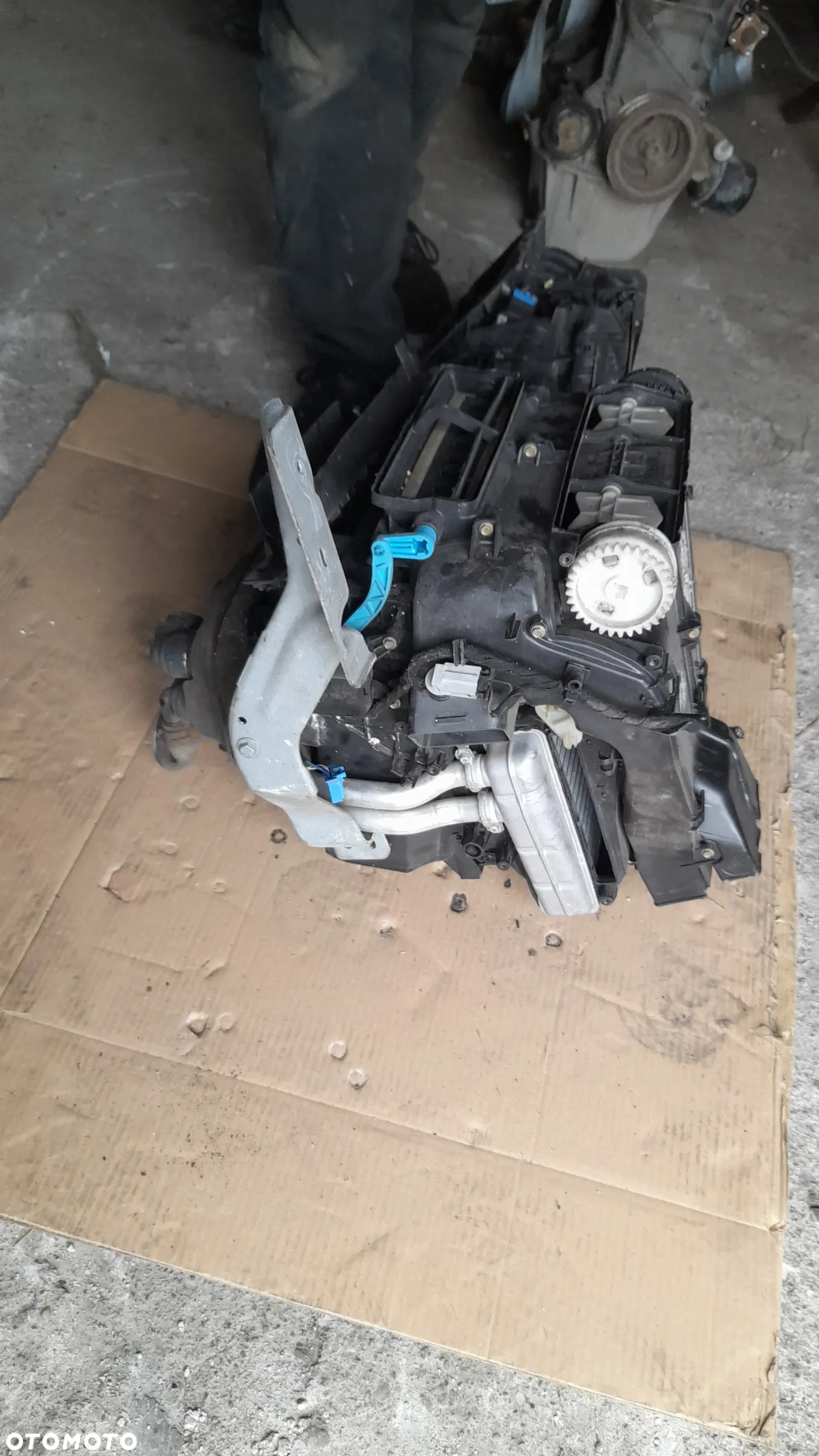 NAGRZEWNICA OBUDOWA VW TOURAN 1.9 TDI 04R - 4