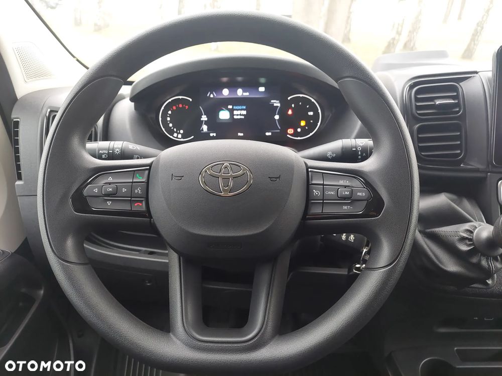 Toyota Proace MAX - 11