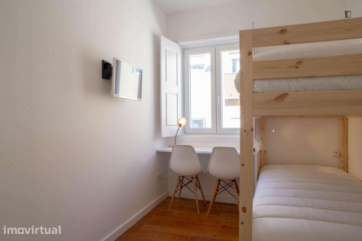 Quarto - localizado em Paranhos Porto - Grande imagem: 2/31