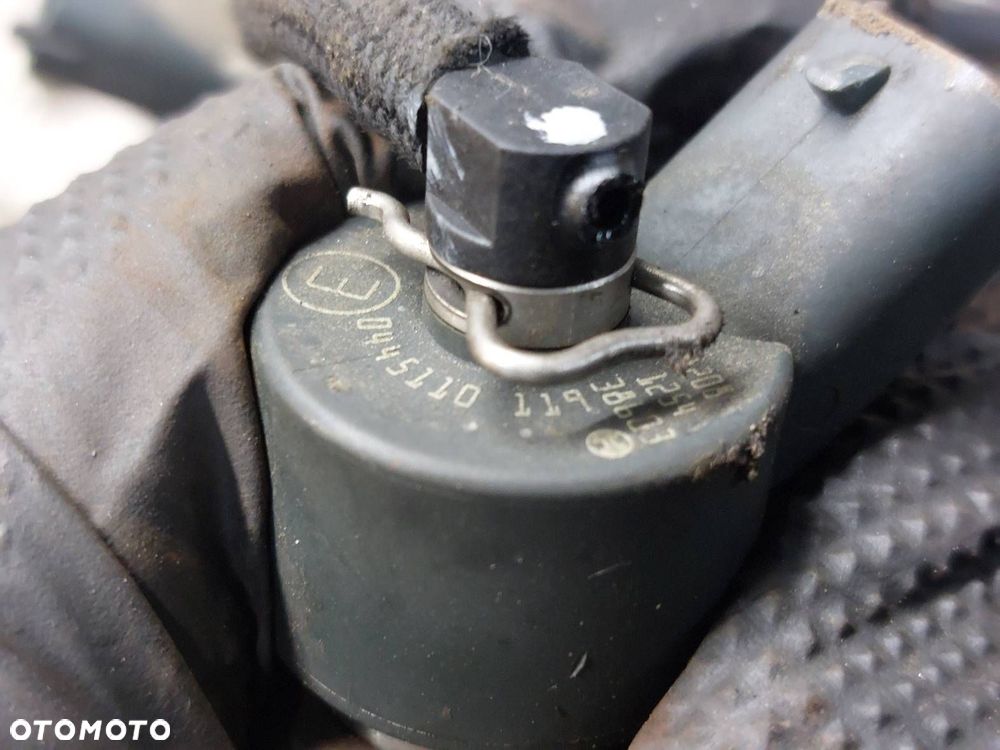 POMPA WTRYSKOWA WTRYSKIWACZE KOMPLET LANCIA LYBRA I 1.9 JTD 0445110119 - 5