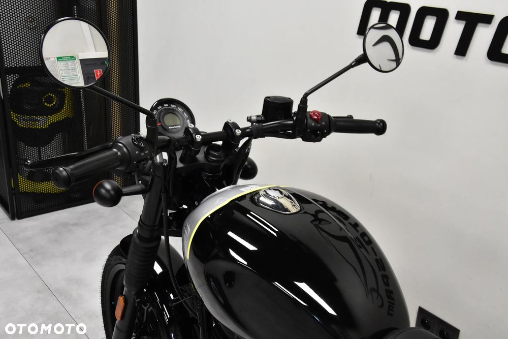 Royal Enfield HNTR - 16