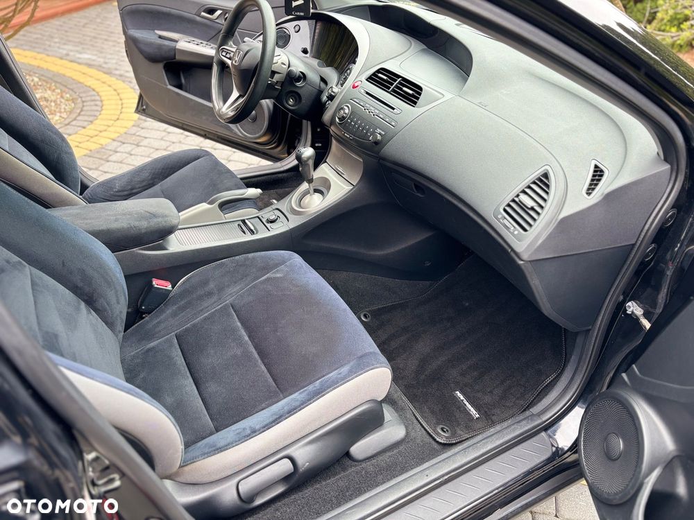 Honda Civic 1.8 Comfort - 11
