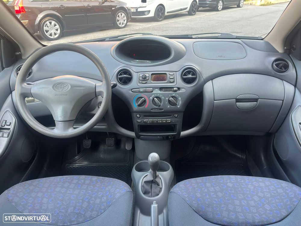 Toyota Yaris 1.0 Sol ABS+CD+AC - 8