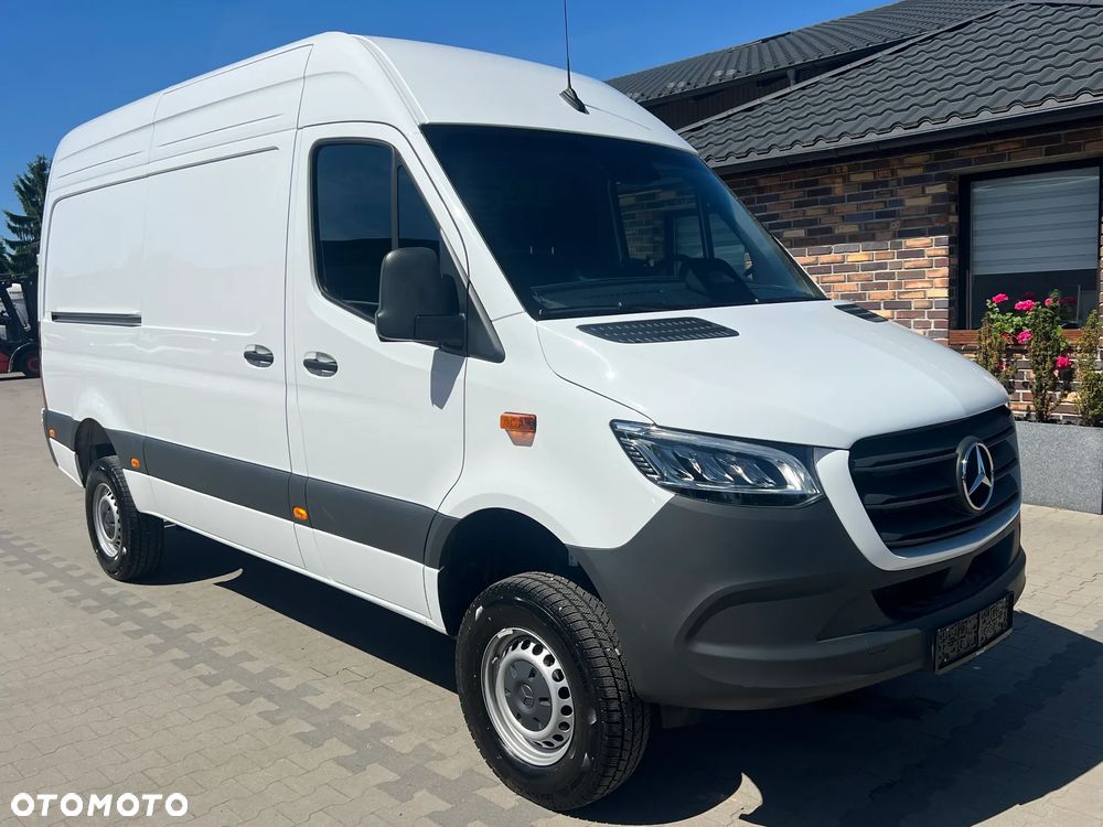 Mercedes-Benz Sprinter - 1