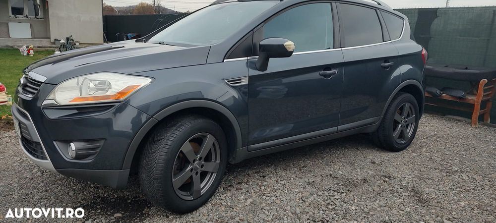 Ford Kuga 2.0 TDCi 2x4 Titanium - 39