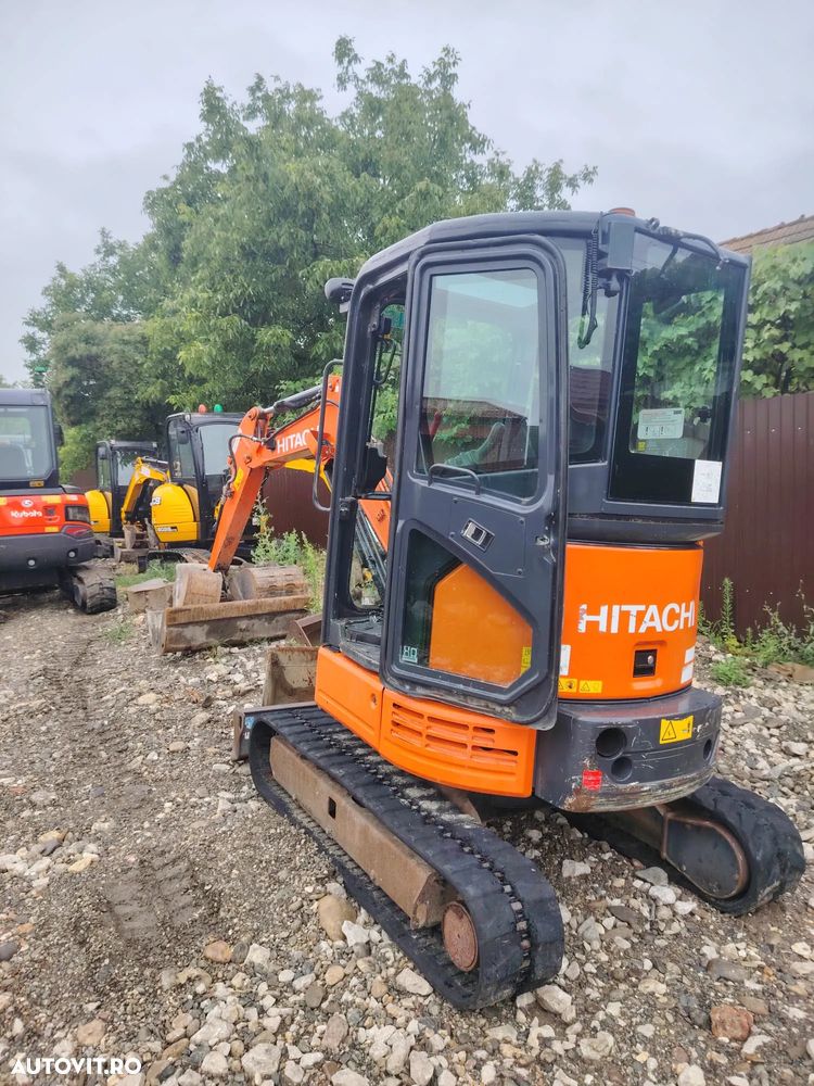Hitachi ZX26 - 9