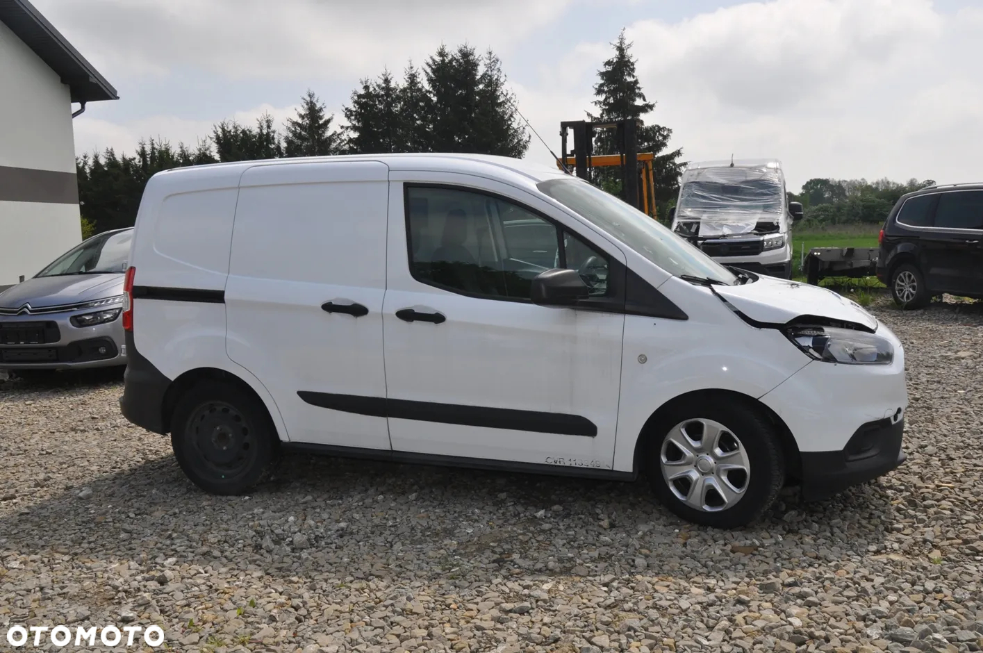 Ford transit-courier - 8