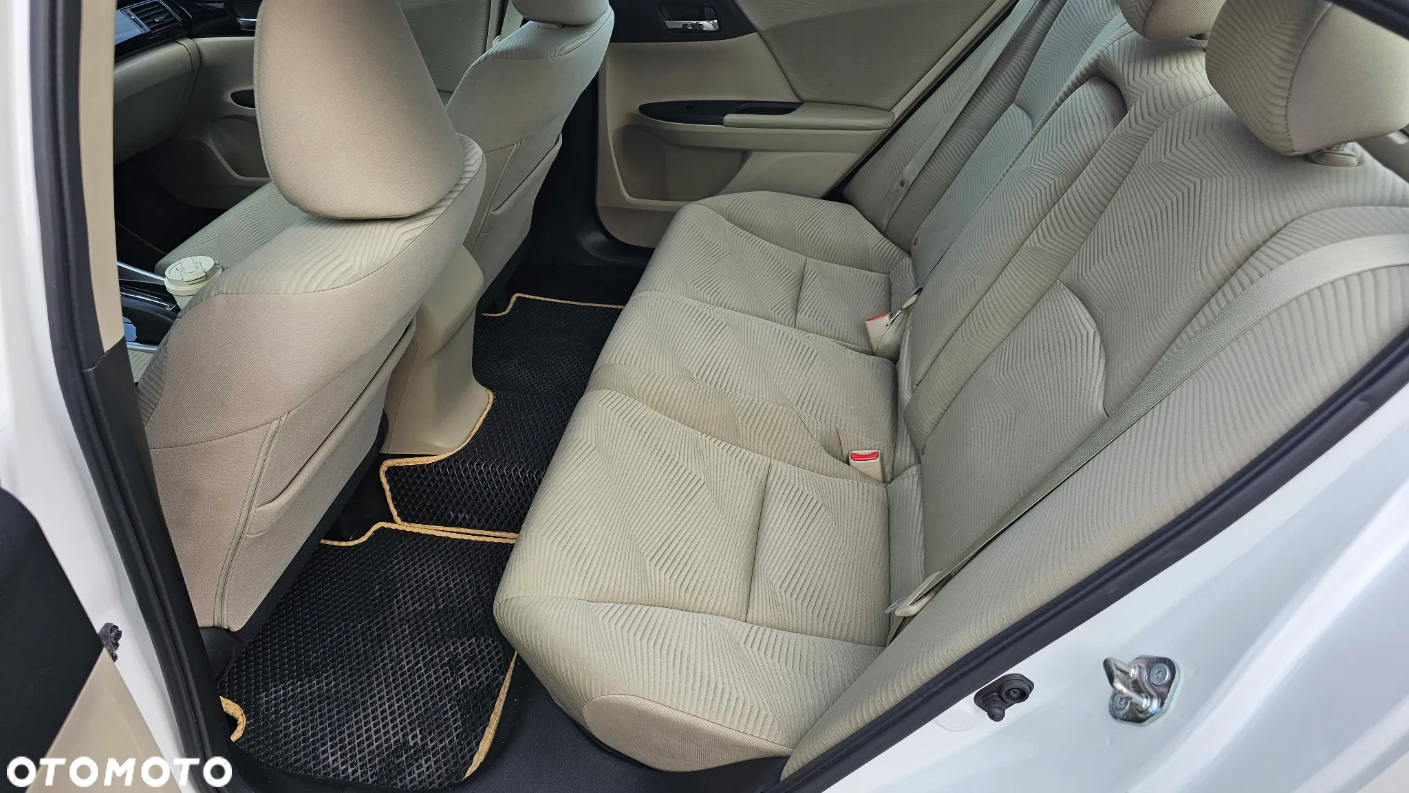 Honda Accord 2.4 LX - 10