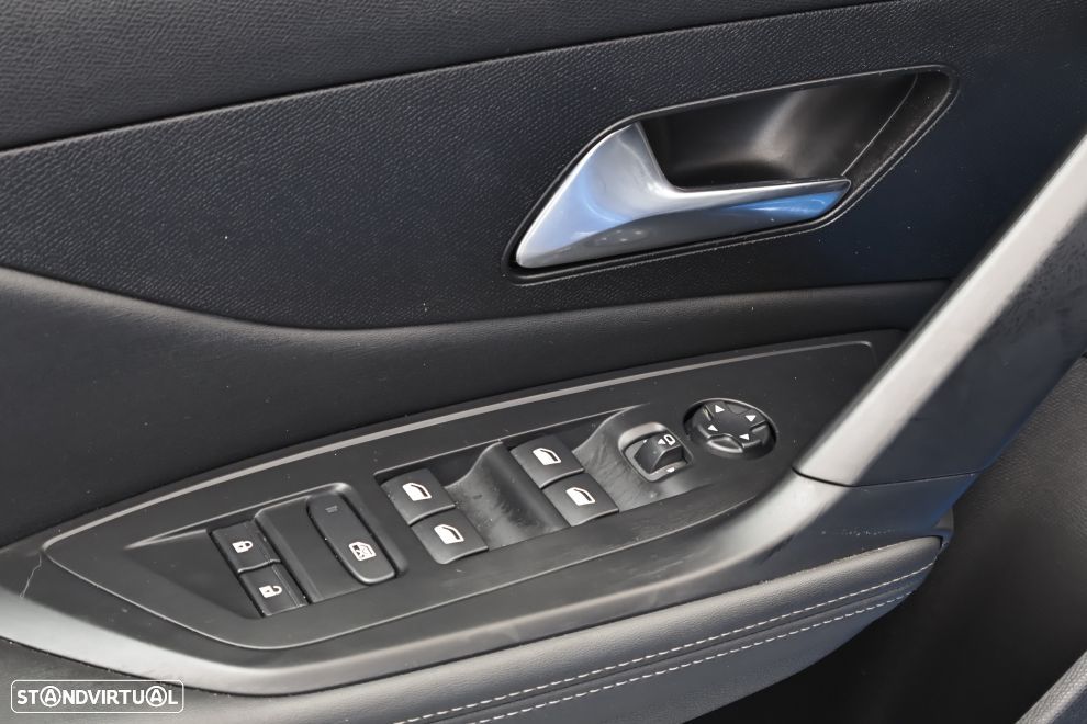 Peugeot 308 1.2 PureTech Allure Pack - 21