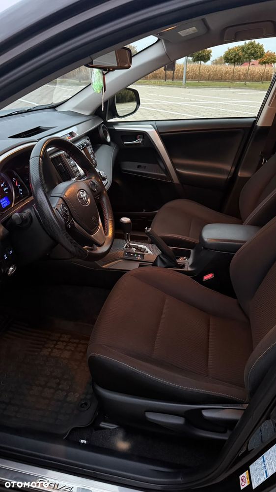 Toyota RAV4 - 5