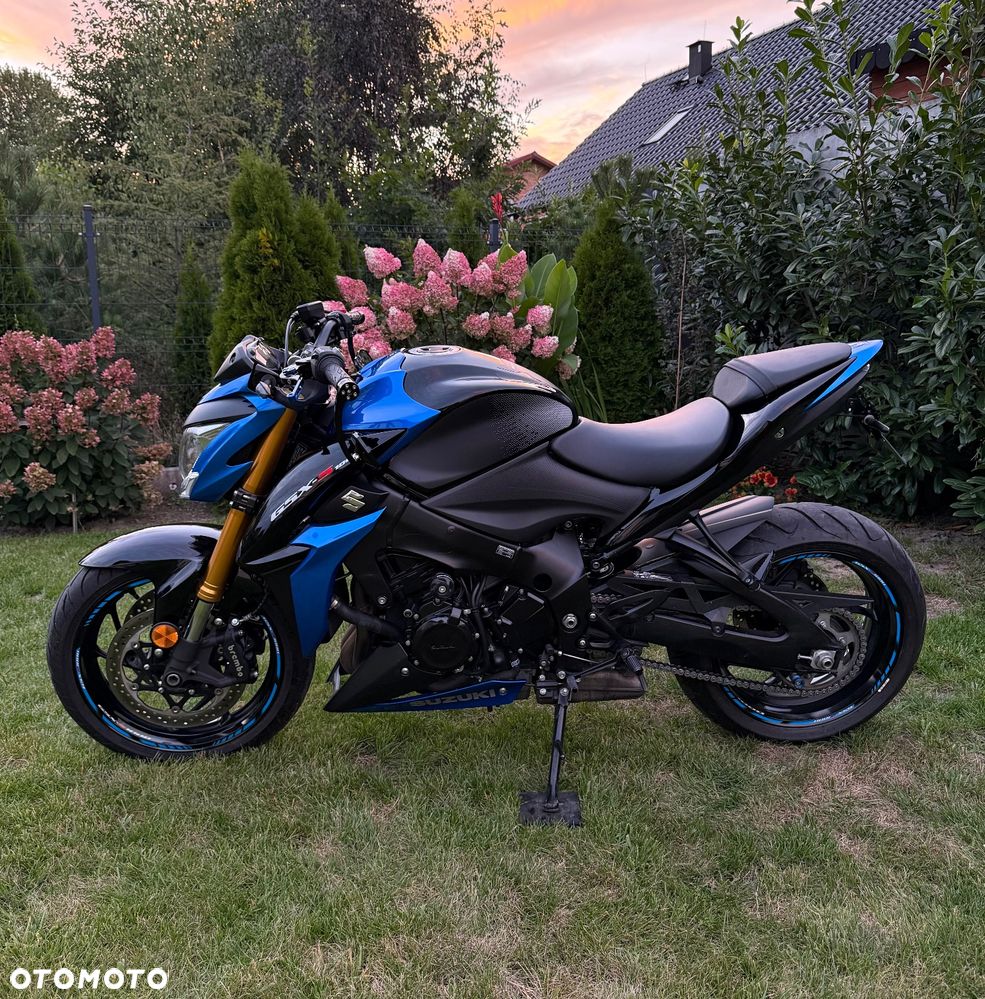 Suzuki GSX 1000 - 4