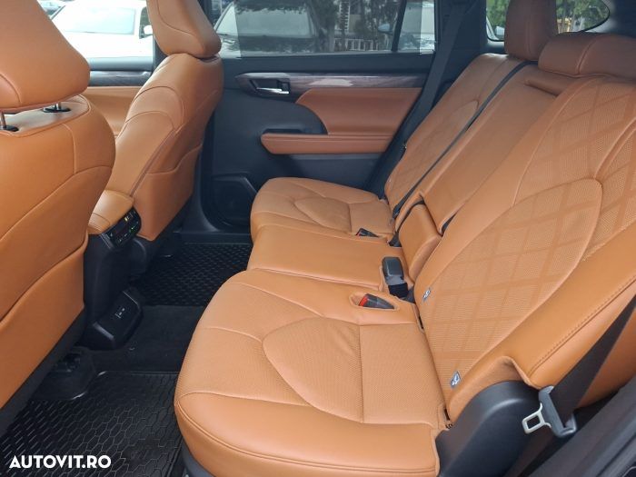 Toyota Highlander 2.5 L Hybrid Dynamic Force 248CP Luxury Metallic - 14