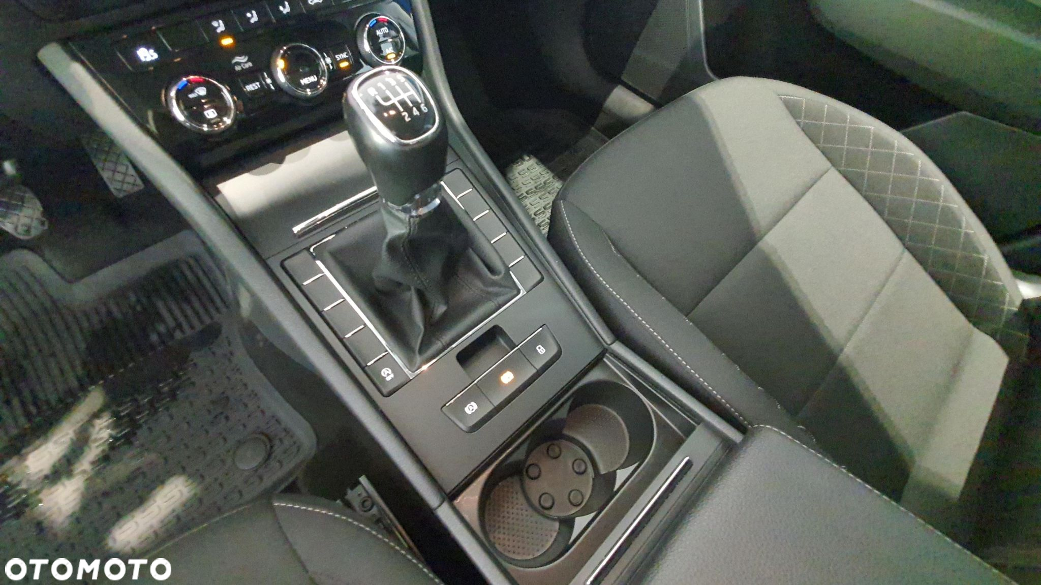 Skoda Superb 1.5 TSI Active - 15