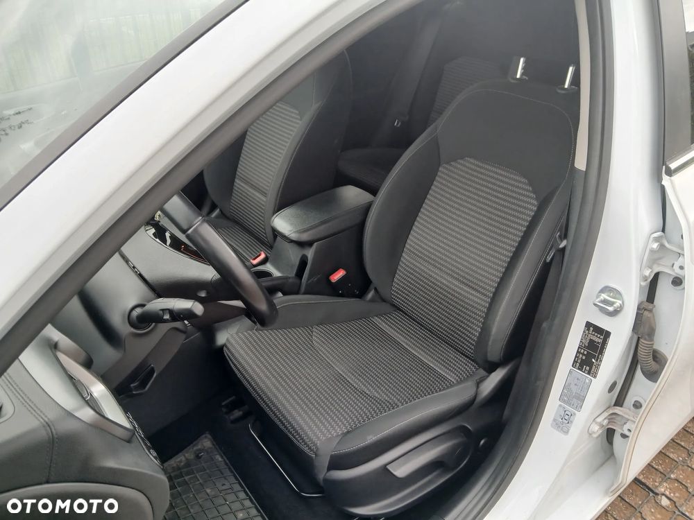 Kia Ceed 1.5 T-GDI M - 10