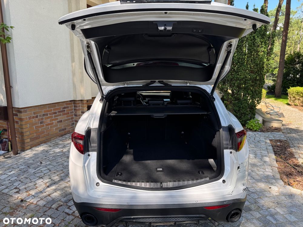 Alfa Romeo Stelvio 2.0 Turbo Veloce TI Q4 - 24