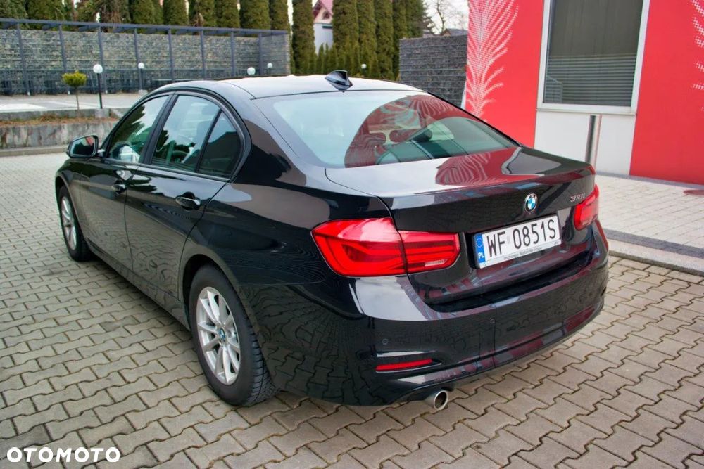 BMW Seria 3 318i - 3