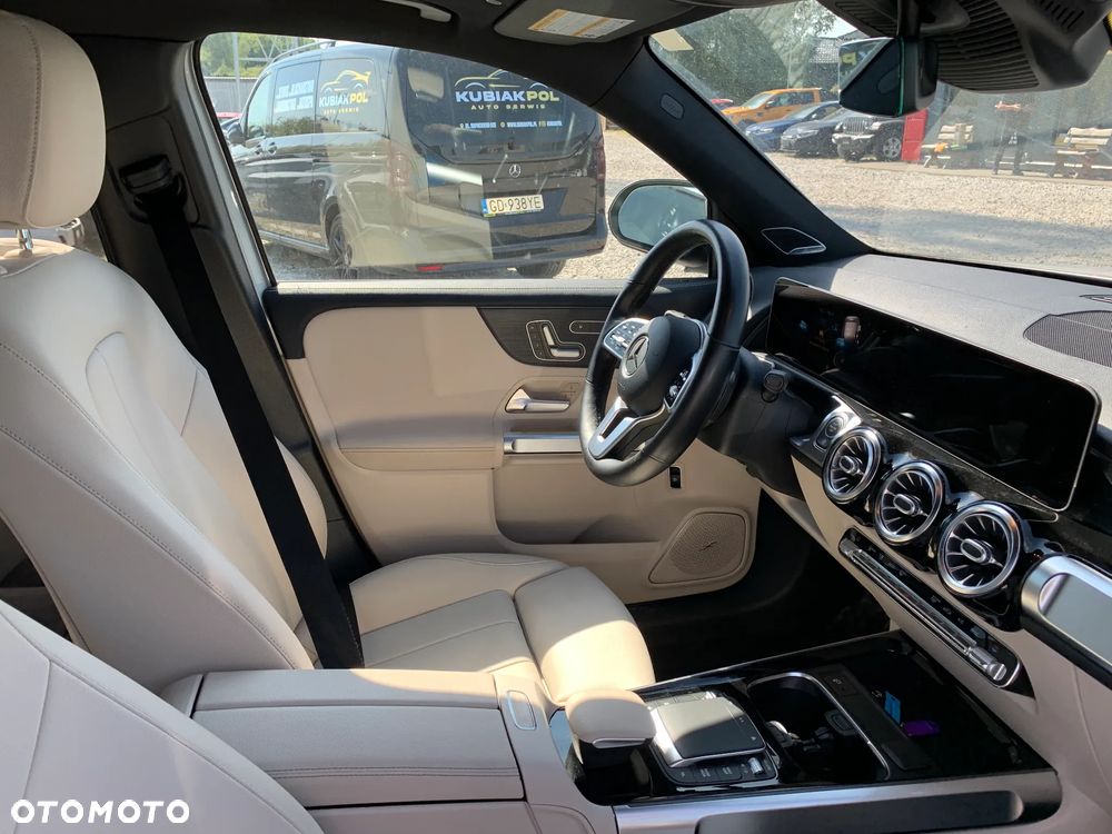 Mercedes-Benz GLB 250 4-Matic 8G-DCT - 28