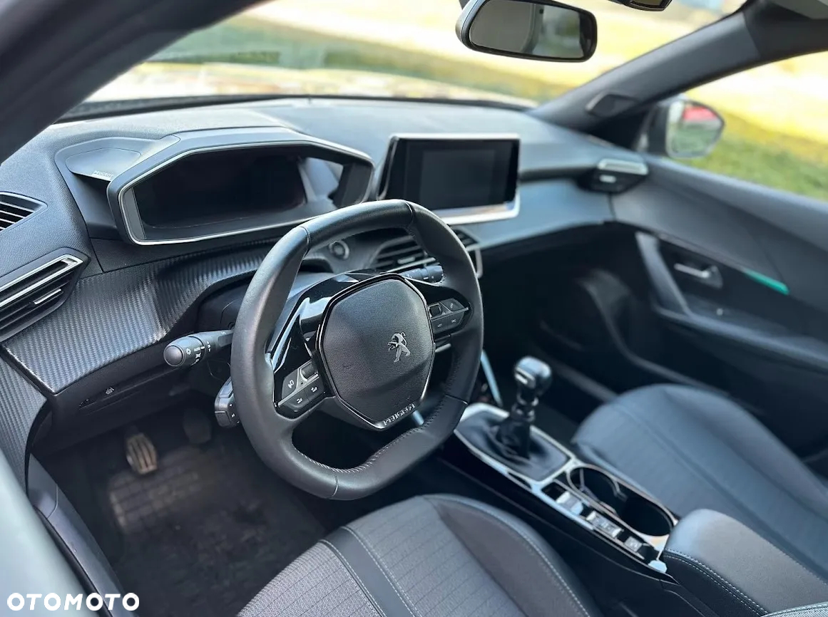 Peugeot 2008 1.2 PureTech Allure S&S - 7
