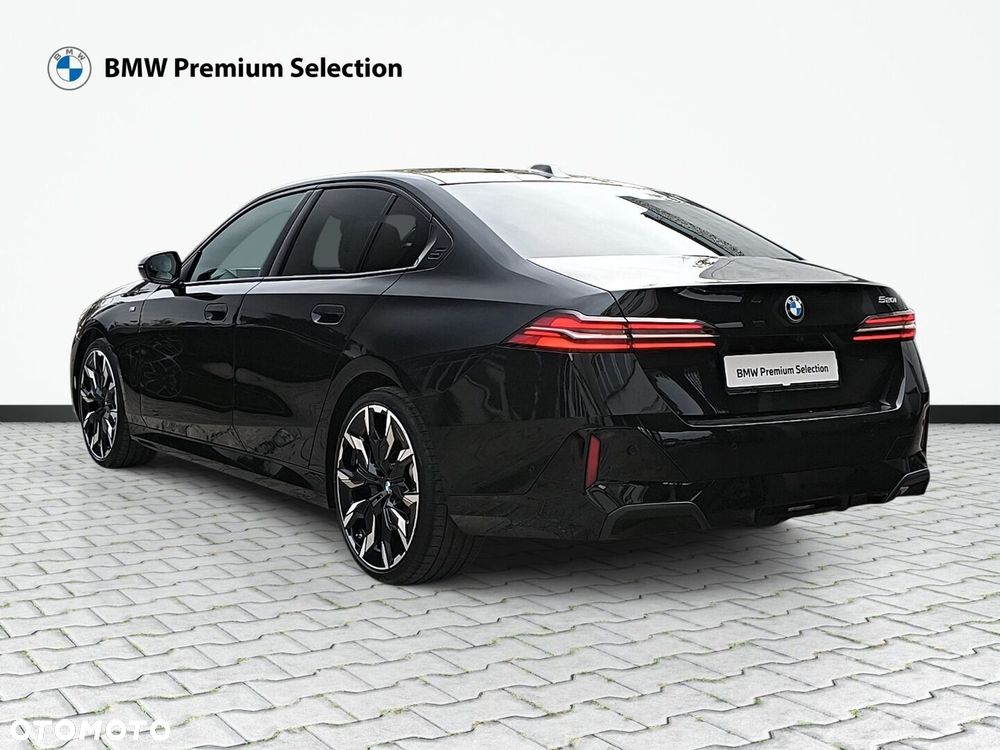 BMW Seria 5 520i mHEV M Sport - 3