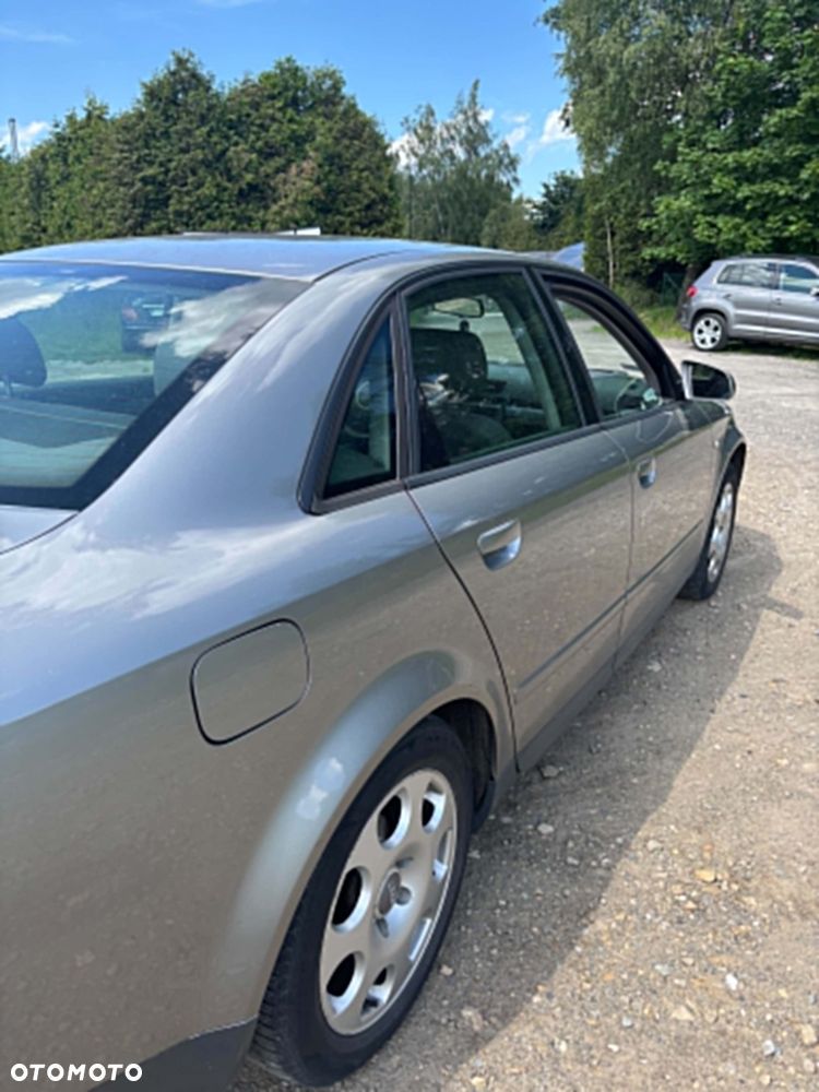 Audi A4 Limousine - 6
