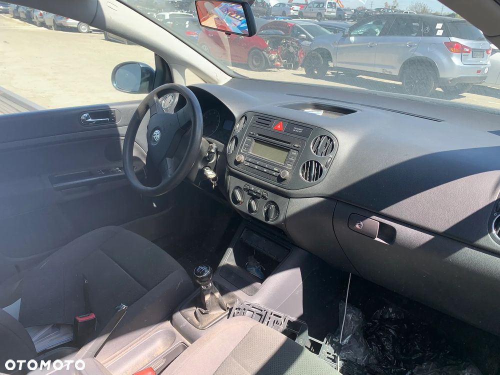 VOLKSWAGEN GOLF PLUS 2005 *SAMOCHÓD NA CZĘŚCI* 4577 W9 / C5F  MASKA, LAMPA, DRZWI, LUSTERKO, ZDERZAK, GRILL, BŁOTNIK, KLAPA, BELKA, DESKA, FOTELE, KANAPA, ĆWIARTKA KIEROWNICA, TARCZE, ZACISKI, ZAWIESZENIE, KOMPLETNY PRZÓD, KOMPLETNY TYŁ, LICZNIK, ZEGARY, PRAWE LEWE PRZÓD TYŁ - 5