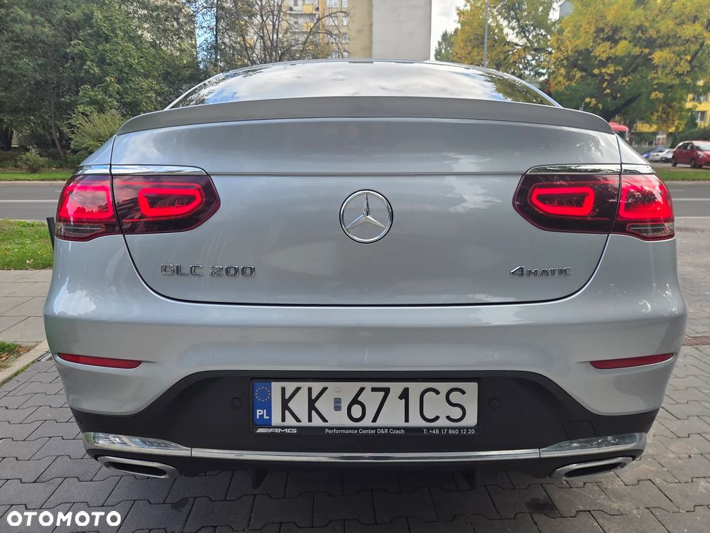 Mercedes-Benz GLC 200 4Matic 9G-TRONIC AMG Line Plus - 21